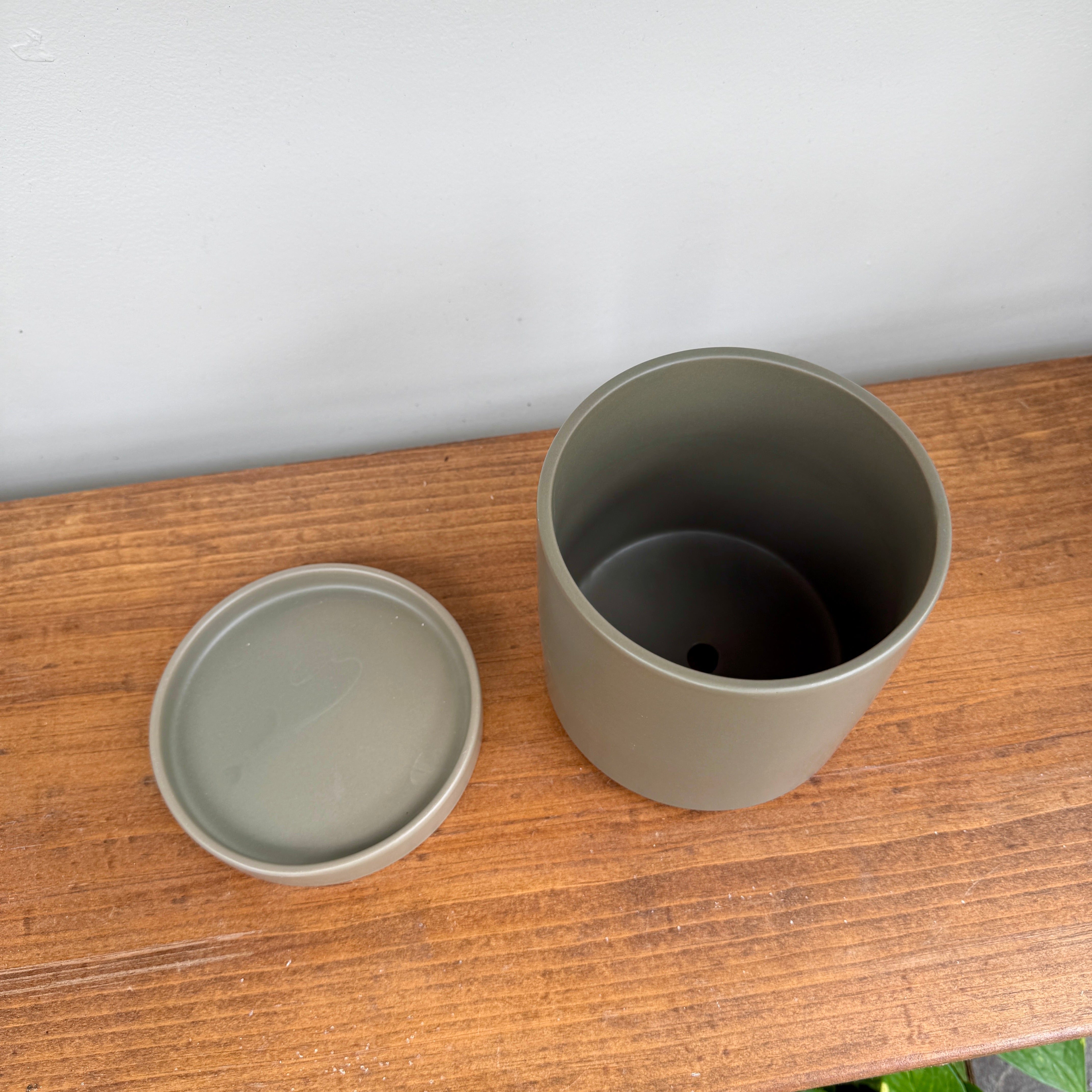 Romey Neutral Pot with Saucer - 5"x 5.75" - Moss