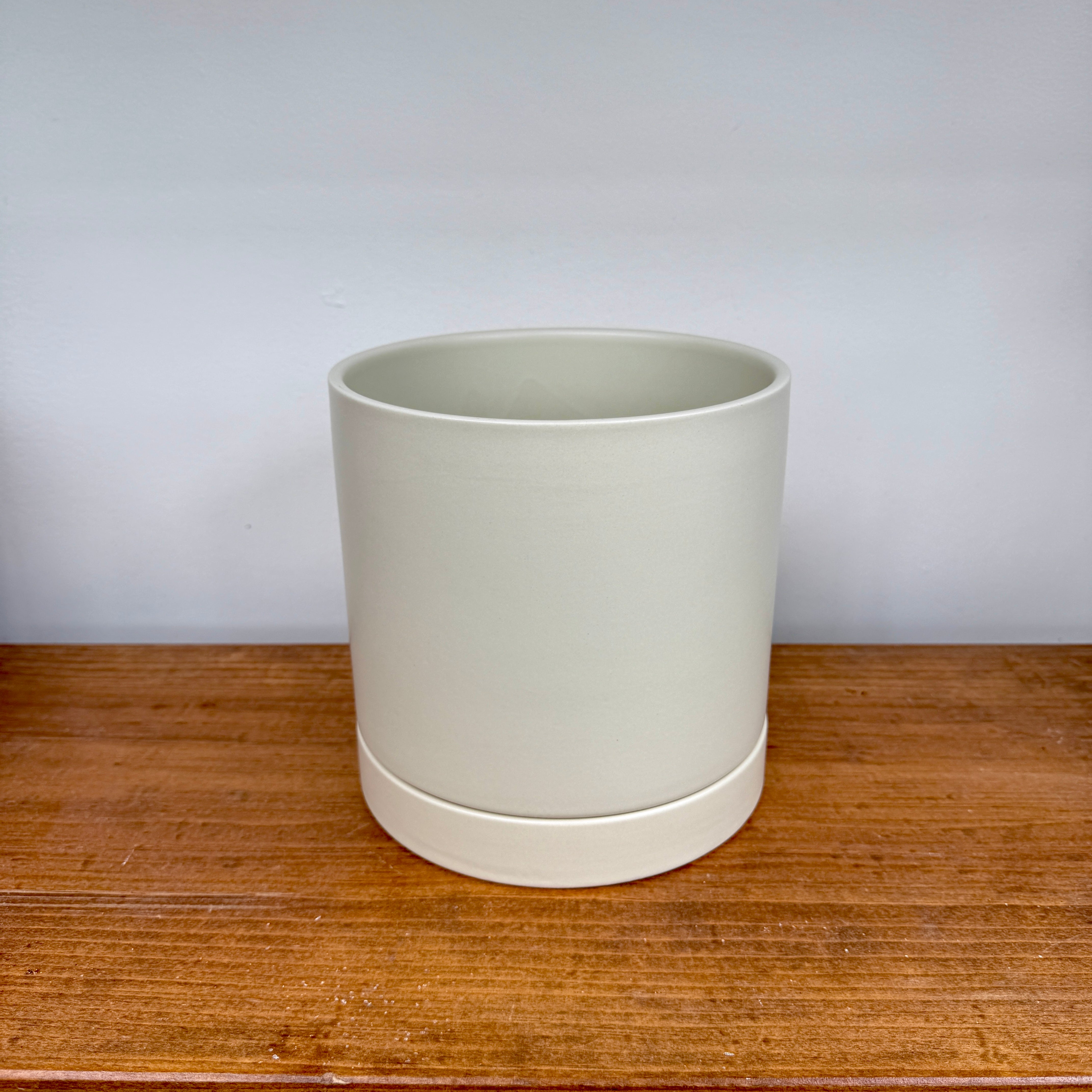 Romey Neutral Pot with Saucer - 7"x 7" - Tan