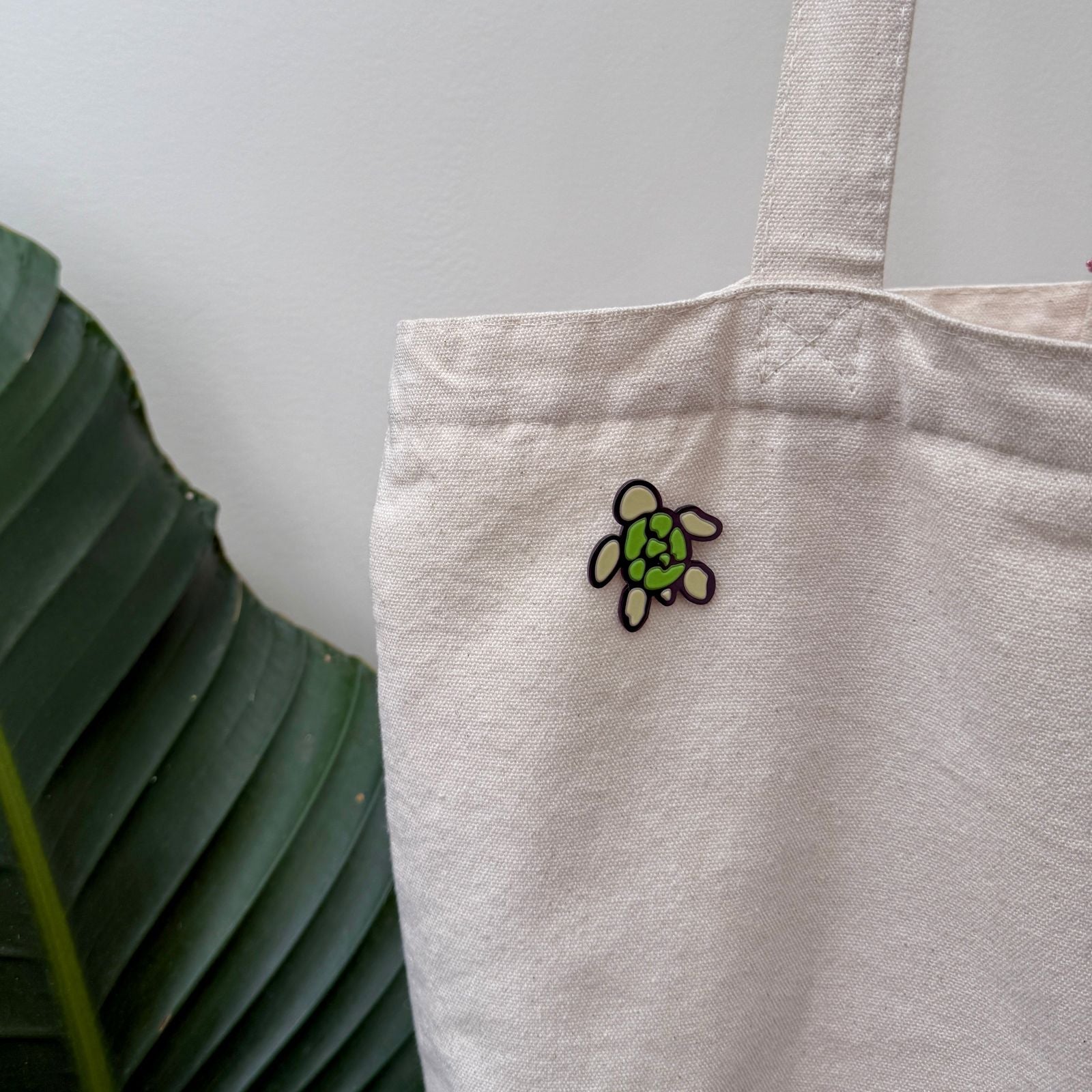Aquatopia Turtle Pin